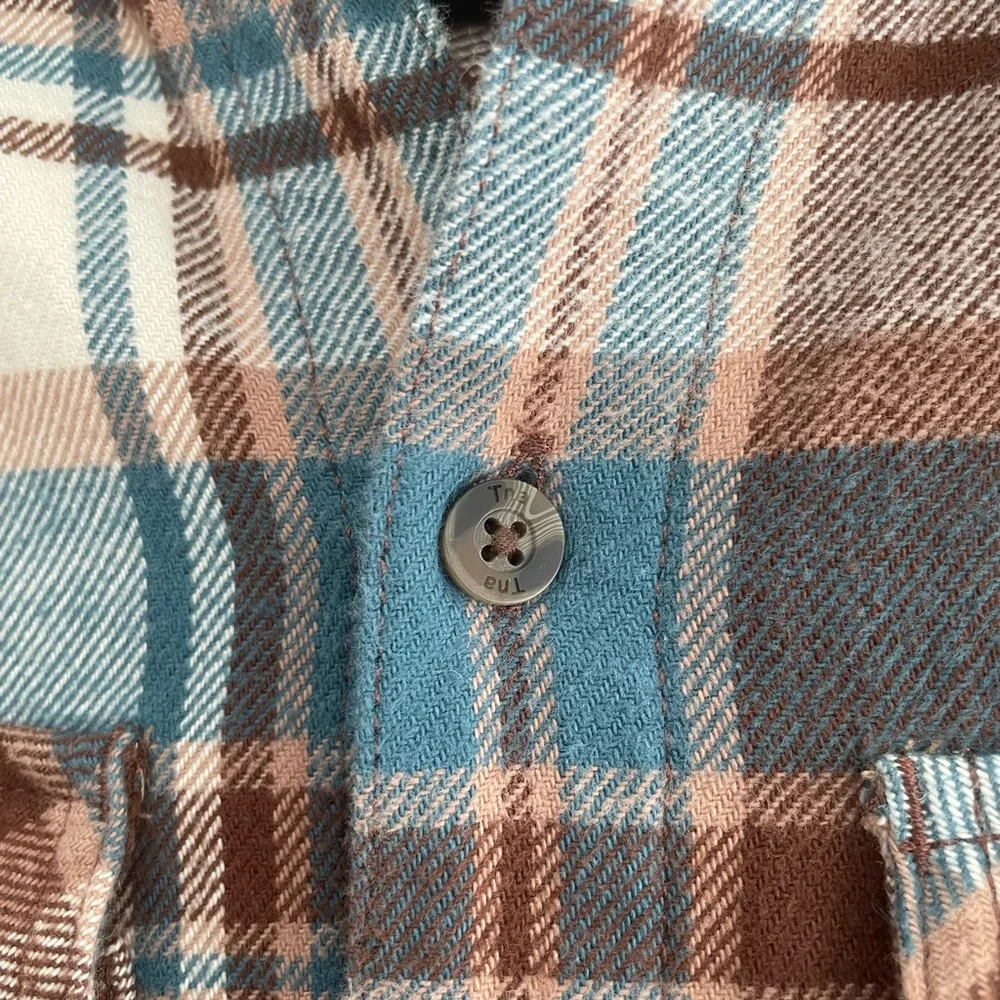 2-Aritzia TNA Plaid Oversized Button-Up Shirt -2 items - Picture 6 of 10
